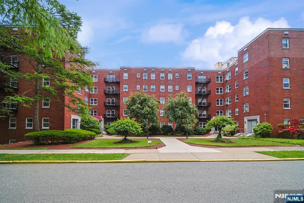 Welcome to this beautifully renovated top-floor condo in a prime Fort Lee location. This bright and inviting home features an open layout, hardwood floors, a modern kitchen with quartz countertops, a tiled backsplash, stainless steel appliances, an island, recessed lighting, and a renovated bathroom. The low HOA fee includes one assigned parking space, master insurance, water, hot water, and heat. Residents also enjoy on-site laundry facilities, elevator access, and a peaceful courtyard. Conveniently located just one block from an NYC bus stop and within walking distance of H Mart, Linwood Plaza, schools, parks, dining, and the George Washington Bridge.