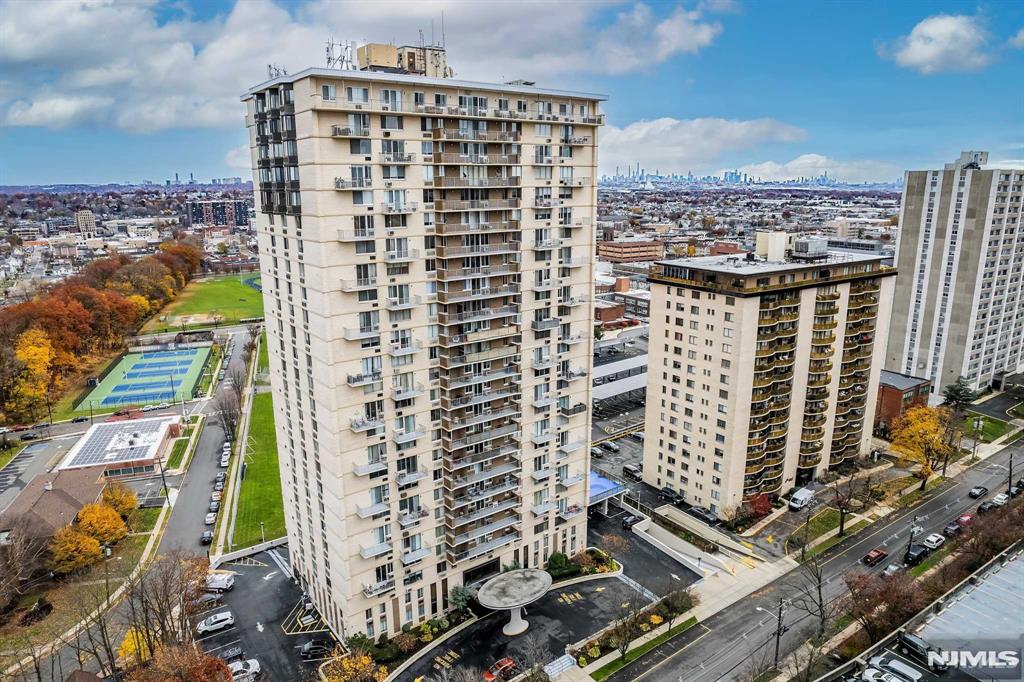 Luxury living in prestigious Devonshire a 25 story residence in the heart of the Prospect Avenue high rise area. Rent includes all utilities and a garage parking space. Terrace, laundry each floor. 24 hour doorman, pool, state of the art exercise gym. Appx 2 blocks from NYC EXPRESS bus; near NYC train and local buses. Very close to HUMC medical center, shopping and easy access to NYC by car.