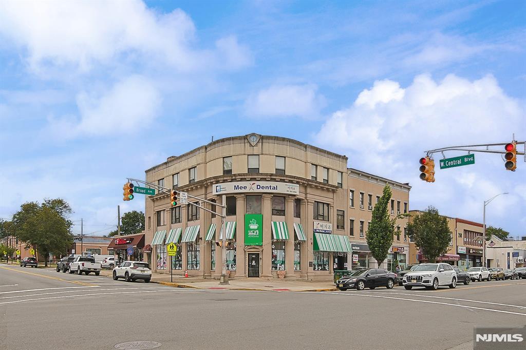 Professional office space with secure access located in the heart of Palisades Park on Broad Avenue, surrounded by heavy foot and vehicle traffic. Features 5 private professional rooms, an IT room, a coffee room, 2 bathrooms, and a spacious open area. Includes central AC, elevator access, and abundant natural light through large windows.
