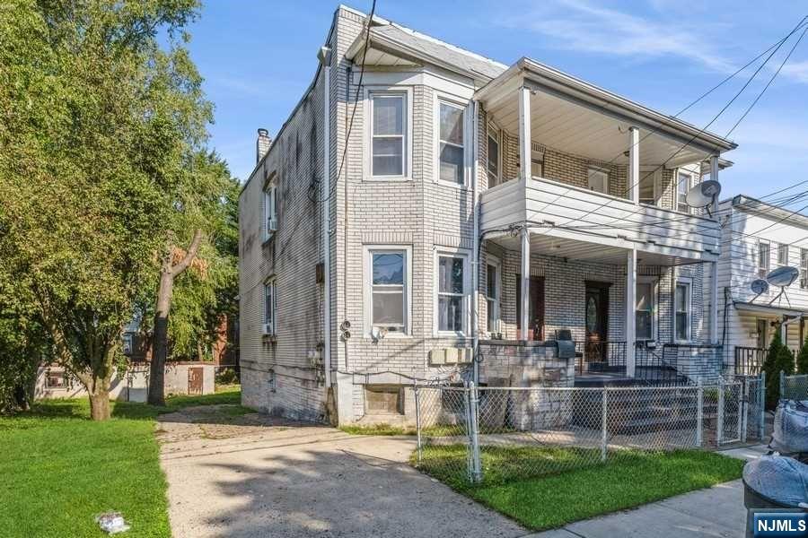This 2-family house is a great option for both owner occupants and investors. It is conveniently located near parks, shopping centers, and schools. With 4 bedrooms and a semi-finished basement, it offers ample space for a expanding living space and potential rental income. Home is owned by a licensed real estate agent.