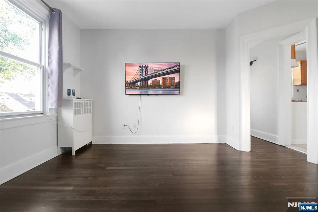 Sunny and large apartment in the heart of Cliffside Park! This 1 bedroom, 1 bath with den has been recently updated and freshly painted. Located on a quiet street close to Anderson Ave shops and NYC transportation. Ductless air conditioning throughout. Plenty of closet space throughout the apartment. No pets.