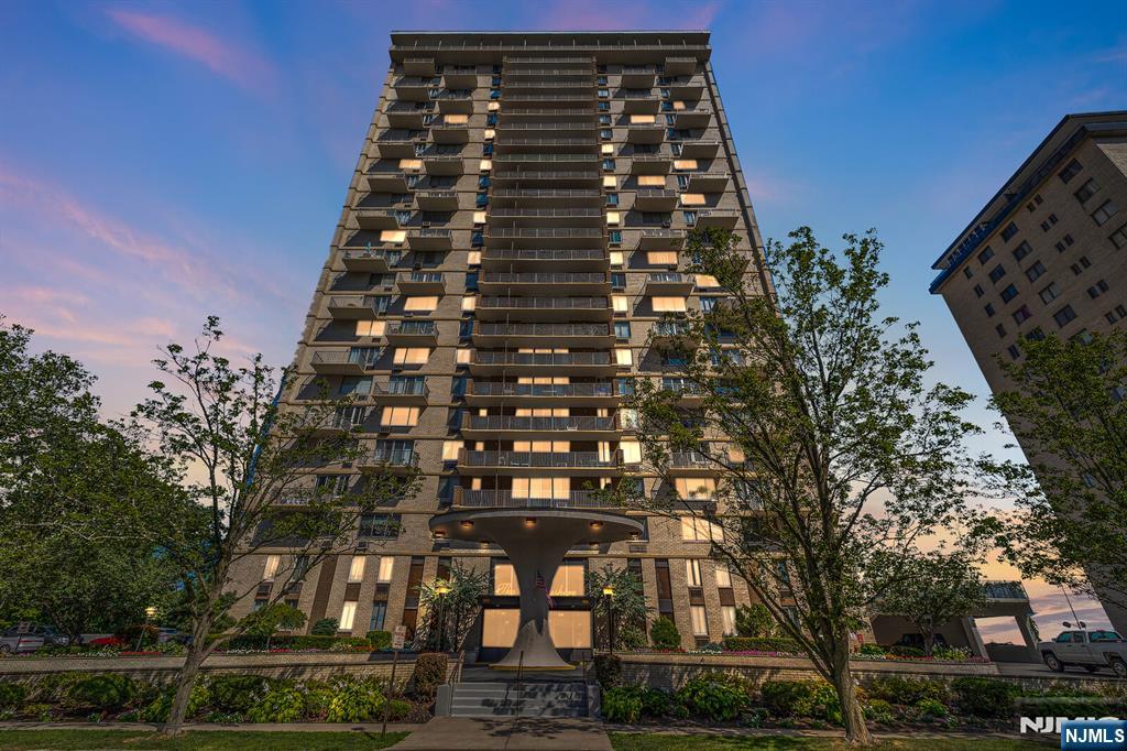 Welcome to the Devonshire! The tallest building in all of Hackensack! Come see an opportunity to own a lovely and bright 1 bedroom unit on one of the highest floor end units. This unit features a living room, EIK, terrace with views, full bathroom, WIC, and generously sized bedroom with gorgeous windows. HOA fees are inclusive of all amenities including 24 hour doorman, gym, and outdoor pool. Covered parking garage is a plus and this unit comes with 2 spots for an additional $55 each per month. Maintenance fee includes all utilities, doorman, pool, state of the art exercise gym, and storage. Location is only 2 blocks to NYC EXPRESS bus; near NYC train, GWB & local bus and medical center. Schedule your viewing today and see what this building has to offer. Not a pet friendly building, sorry!