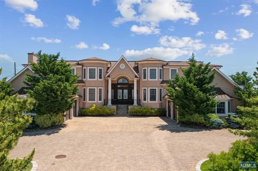 "OCEAN FRONT & BEACH FRONT PERFECTION" BREATHTAKING OCEAN VIEWS GREET YOU UPON ENTERING THIS STUNNING HOME SHOWCASING APPROXIMATELY 15,797 SQ.FT.OF LUXURIOUS LIVING SPACE ON THREE LEVELS WITH HIGH CEILINGS & ARCHITECTURAL ELEMENTS THROUGHOUT. INCOMPARABLE LOCATION WITH OCEAN AND BEACH VIEWS FROM ALL ROOMS. ENJOY SAND SUN & TOGETHERNESS IN THIS HAMPTON STYLE COLONIAL BUILT TO AN EXTREMELY HIGH STANDARD IN 2008.THE FIRST FLOOR SETS THE TONE WITH AN OPEN FLOOR PLAN & WALLS OF WINDOWS OVERLOOKING THE BEACH & OCEAN.THIS RESIDENCE OFFERS 18 ROOMS,6 FIREPLACES,4 PRIMARY SUITES PLUS 6 EN-SUITE BEDROOMS WITH PATIO & BALCONIES TO ENJOY THE OCEAN VIEWS.THE DREAM CHEF'S KITCHEN OFFERS A SITTING AREA WITH FIIREPLACE & BREAKFAST AREA WITH OCEAN VIEWS.COMPLETE WITH ALL AMENITIES INCLUDING A THEATHER,GYM,WINE CELLAR,ELEVATOR TO ALL FLOORS,SECURITY SYSTEM,FENCED REAR YARD & A GENERATOR. A HOME FOR ALL SEASONS AND THE PERFECT FAMILY RETREAT. THIS HOME IS BEING OFFERED COMPLETELY FURNISHED.