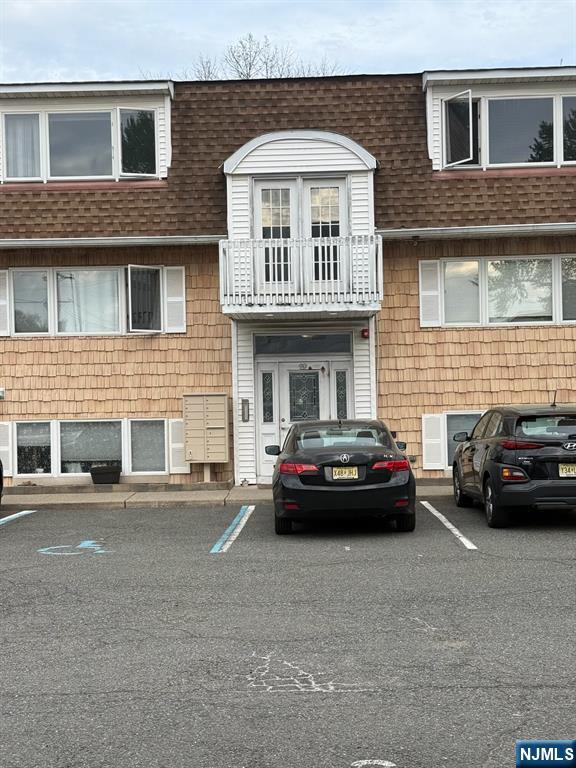 INVESTORS/BUYERS: WHY RENT WHEN YOU CAN OWN! UNIT 1B IN A TERRIFIC COMPLEX WITH MANY OUTSTANDING FEATURES/AMENITIES SUCH AS IN-UNIT LAUNDRY, CENTRAL AIR, PET FRIENDLY (CONDITIONAL/SIZE/BREED RESTRICTIONS). SOLD AS-IS. APPROX 717 SF ACCORDING TO TAX RECORD 1 CAR PARKING INCLUDED IN PRIVATE LOT, LOW MAINENANCE FEES, CENTRALLY LOCATED TO ALL MAJOR HIGHWAYS, DINING, SHOPPING, CLOSE DISTANCE TO HACKENSACK HOSPITAL AND BERGEN COUNTY COURT HOUSE! BEAUTIFUL OPEN FLOOR PLAN, LIGHT, BRIGHT, AND PLENTY OF CLOSET SPACE.