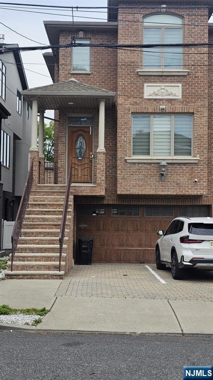 Well maintained side by side duplex 3BR, 3.5BA, Two Car Garage, Move-In Condition