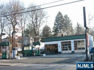 AUTO REPAIR SHOP W/ INCLUDE ALL MACHINE VALUE $50,000 + ALL REPAIR MATERIALS $10,000, RENT MONTH RENT $3,900, TOTAL YEARLY GROSS SALE $350,000. NET INCOME $170,000. BUILDING 2000 SF, PARKING SPACE 8 CARS WITH 2 BAYS, 2 LIFTS, OFFICE AND STORAGE, ALL EQUIPMENT (ESP PAID OFF). GAS STATION HAS 2YR LEASE LEFT AND IS A POTENTIAL SECOND BUSINESS FOR BUYER AUTO REPAIR ON VERY BUSY TRAFFIC PRIME LOCATION IN LEONIA.