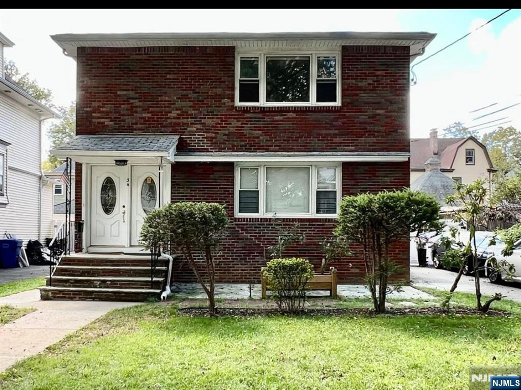 Special 3 bedroom and one full bath on the 2nd floor and separate entrance . Located in a most convenient location in the Rutherford, And near NYC transportation. A few blocks a way from parks and major highways and 5 minutes to American Dream Mall, This unit offers: Large Living room/dining . Requires good credit, proof of job and income verification and interview. No smoking in the house and landlord only pays for the water.