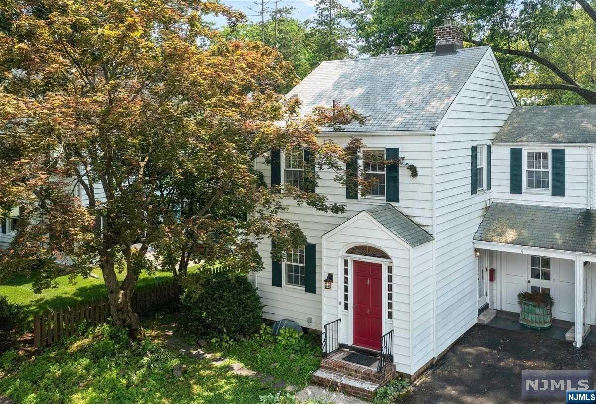 Welcome to 4 Bancroft Pl! This 3BD, 2BA home is in the picturesque community of Radburn, offering a unique blend of modern updates and timeless character. The main level provides ample space for entertaining large groups or intimate dinners. The sunlit family room is the gem of the main floor - featuring three walls of windows, cathedral ceiling, and glass barn doors. This room can be part of the party or a quiet place to read! Working from home is a breeze in this spacious office with built-ins overlooking the back yard. The kitchen is the perfect blend of functionality and style, with modern appliances, plenty of cabinet space, and granite countertops. Second floor offers a primary BR with 3 closets, two additional BRs and a hall bath. Convenient to NJT train/bus, rt 208, shops, restaurants etc! Radburn Assoc offers amenities such as parks, 2 pools, tennis/pickleball courts, summer camp. RA fees apprx $453/qtr. Initial Cap Cont of $1,812