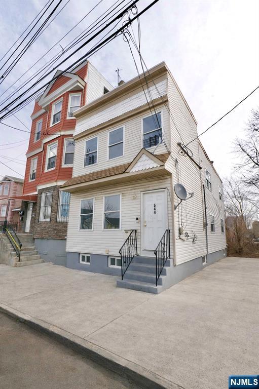Rare Fully Vacant Newark 2-Family. Turnkey & Cash-Flow Ready. Two updated 2-bedroom units with hardwood floors, separate utilities, forced hot air, and central air. Full basement plus spacious backyard. Suitable for investors, owner-occupants, and house hackers. Minutes to I-280, Route 21, Downtown Newark, Penn Station, NJIT, Rutgers, and NYC commuter lines. Vacant on delivery, position the property to perform Day 1. Schedule your private showing today