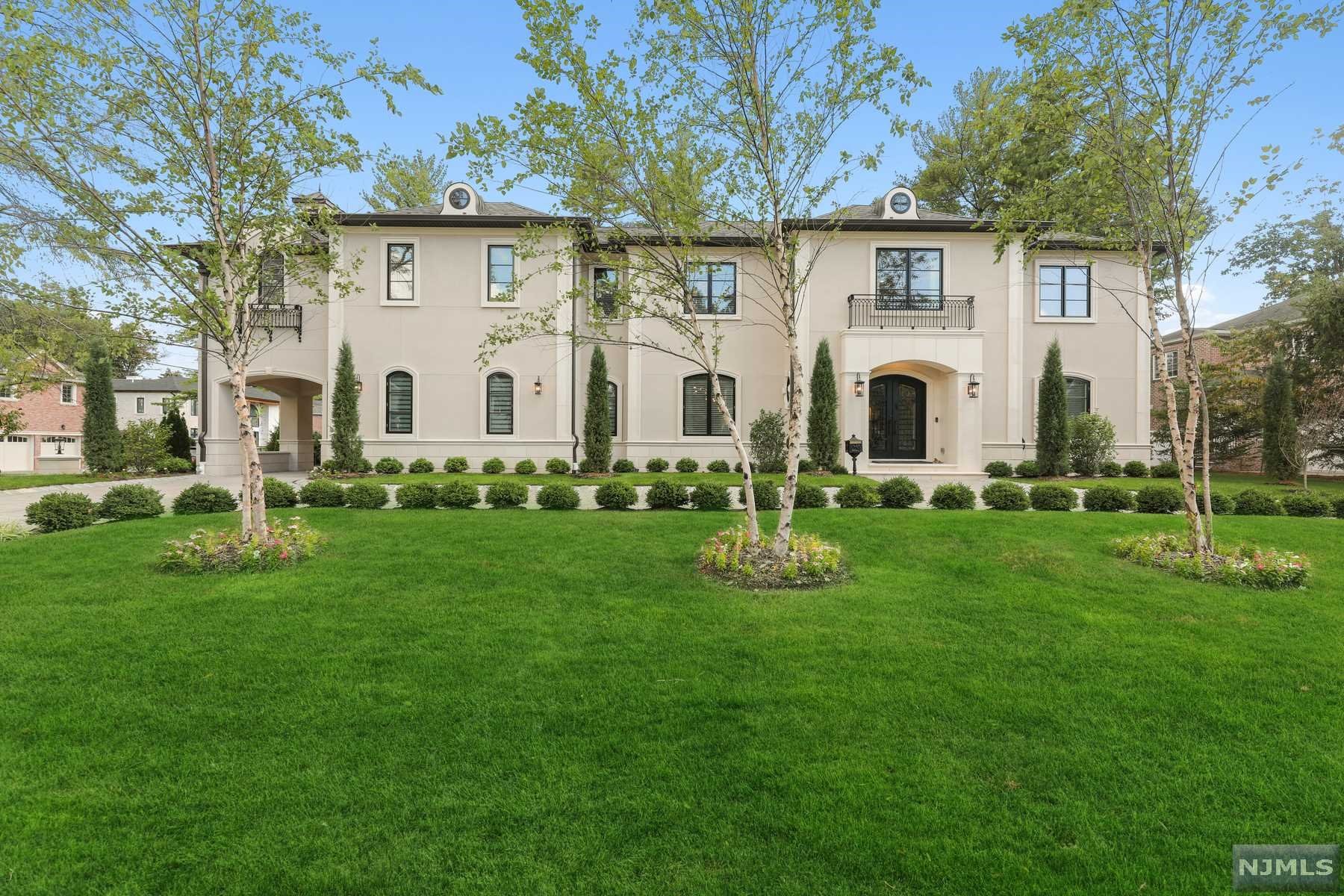 A TRULY SPECTACULAR CUSTOM-BUILT ESTATE, MAJESTICALLY SET BACK ON A CORNER PROPERTY WITH INCREDIBLE GROUNDS IN ONE OF THE MOST SOUGHT-AFTER AREAS OF THE NORTH CLIFFS! DRIVE THRU A LARGE CIRCULAR DRIVEWAY TO A STUCCO & PRECAST PORTICO. GREETED BY A GRAND 2 STORY ENTRY FOYER FORMAL LIVING, DINING & GREAT RMS WITH A FIREPL, OFFICE, CHEF'S KITCHEN W/ HIGH END APPLIANCES & ISLAND, BRIGHT BRKFT RM, BEDRM, FULL BATH, PR, MUD RM & PUPPY SHOWER. 2ND FL: LIV RM, MST BEDRM & LG SPA LIKE BATHRM W/SOAKING TUB, LG SHOWER, HIS & HER WALK-IN CLOSETS & LARGE SITTING RM. WET BAR, 4 ADDT'L BR'S 3 BATH RMS, LAUNDRY RM. LL: CUST WINE CELLAR & BAR, FAMILY RM, 7 SEAT THEATER, SAUNA RM, GYM, BED & BATHRM, HARDWOOD, CUSTOM MOLDING, BUILT-INS, RADIANT HEAT, SURROUND SOUND THROUGHOUT, GENERATOR, PATIO W/BBQ & SITTING AREA, 3 CAR GARAGE, SO MANY MORE AMENITIES TO LIST! ROOM FOR A POOL, TAXES, CLOSE TO THE BEST PRIVATE SCHOOLS & GOLF COURSES TO NYC. LUXURY AT IT'S FINEST HURRY HOME TO YOUR DREAM ESTATE!