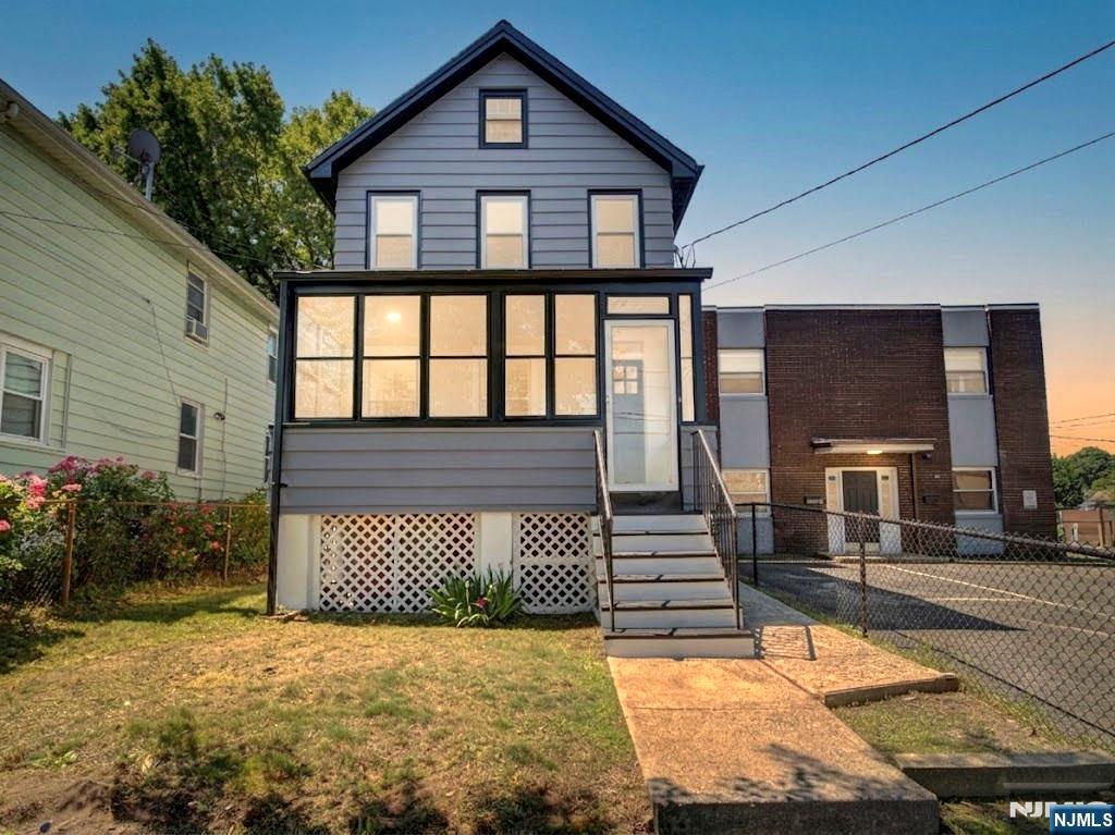 Welcome to this newly renovated home in the heart of Orange! This charming 2-bedroom, 2-full-bath single-family home features a spacious living room, formal dining room, updated kitchen, full basement, and a large backyard perfect for entertaining or relaxing. Conveniently located near shopping, schools, parks, major highways, and public transportation. Don?t miss this move-in-ready opportunity!