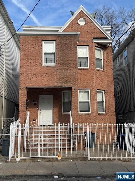 Spacious and modern 2nd-floor apartment featuring 3 bedrooms and 2 bathrooms, now available for immediate move-in. Enjoy sleek stainless steel appliances and fresh renovations throughout. Conveniently located close to public transportation to NYC â€“ donâ€™t miss this opportunity!