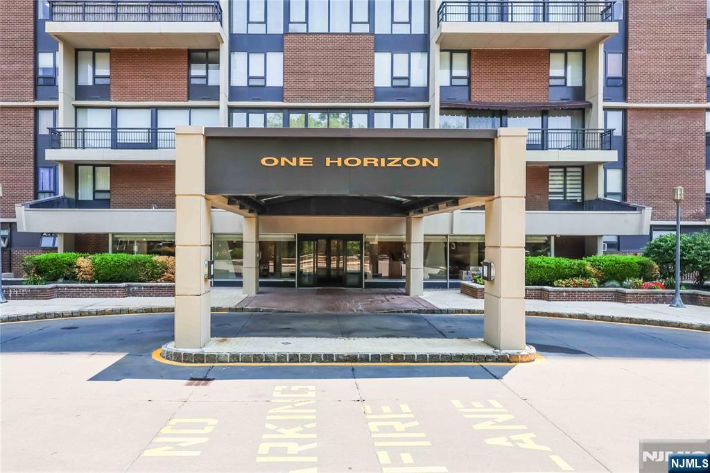 Corner end unit! Spacious two-bedroom, two-bathroom residence in one of Horizon House's most sought-after buildings. With inviting floor plan that separates the living and bedroom levels, this home offers both comfort and privacy. The main living area is filled with natural light and captures beautiful, unobstructed water views from the living room, dining room, and kitchen. An impressive private enclosed terrace extends the living space outdoors, providing the perfect setting for morning coffee or entertaining while enjoying the peaceful surroundings. Stepping down to the sleeping level, both bedrooms offer beautiful views and a relaxing atmosphere at the end of the day. Set within Horizon House's professionally landscaped grounds, residents enjoy a full-service lifestyle with outstanding amenities, including 24-hour doorman and security, two outdoor swimming pools, tennis and pickleball courts, fitness facilities, and beautifully maintained common areas. Conveniently located near NYC transportation and major highways.