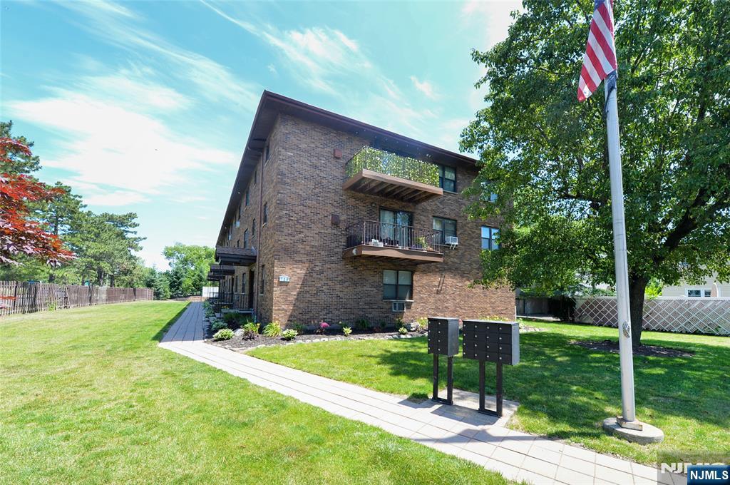 Spacious and well-maintained 1-bedroom condo in a prime Secaucus location! This bright unit features beautiful hardwood floors throughout, an oversized living and dining area, updated kitchen with breakfast bar, renovated full bath, and a generously sized bedroom with a large walk-in closet. Enjoy the convenience of a designated parking space, ample guest parking, on-site laundry facilities, shared storage, and easy access to NYC transportation, major highways, shopping, dining, and entertainment. A fantastic opportunity for commuters or anyone seeking comfortable, low-maintenance living in a highly convenient location. Stove and intercom sold as is. Some photos are virtually enhanced.