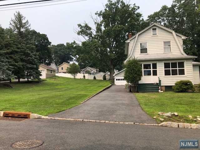 THE VALUE IS IN THE LAND. THE HOUSE IS TO BE SOLD STRICTLY " AS IS " NO EXCEPTIONS. BUILD YOUR DREAM HOME ON THIS BEAUTIFUL PROPERTY. THERE ARE PLENTY OF LARGE EXPENSIVE HOMES ON THE STREET. THERE IS ALSO A STRONG POSSIBILITY FOR A SUBDIVISION AFTER CLOSING AT BUYER'S EXPENSE.