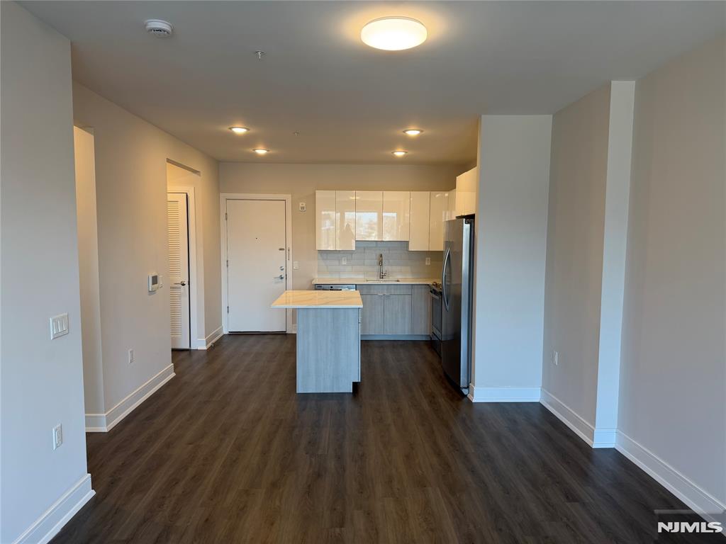 **FIRST MONTH FREE on a 13-month lease + one parking space included! - for occupancy commencing on or before 6/1/26!** Welcome to the Metro, Fort Lee's newest luxury building. All amenities INCLUDED in the rent, and REDUCED rent security offered to qualified applicants - The Metro features a variety of upscale, spacious floorplans. high-end residences fully equipped w/ modern kitchens w/ stainless steel appliances, quartz countertops, full islands & tiled backsplashes, open living/dining areas, shades on all windows, modern bathrooms & a full-sized washer & dryer in each unit. The Metro features a large elegant lobby, outdoor courtyard, outdoor terrace/garden, large club room and a on-site fitness center, which includes the Echelon Reflect mirror, electric car charging stations & INDOOR (covered) parking garage w/ direct elevator access to all residences for uncompromising security. Pet friendly (LB limit & fees apply)! Tenants pay ALL utilities! PARKING: 1st space INCLUDED IN THE RENT(!); Additional space - $150/monthly! Virtual tour available upon request!
