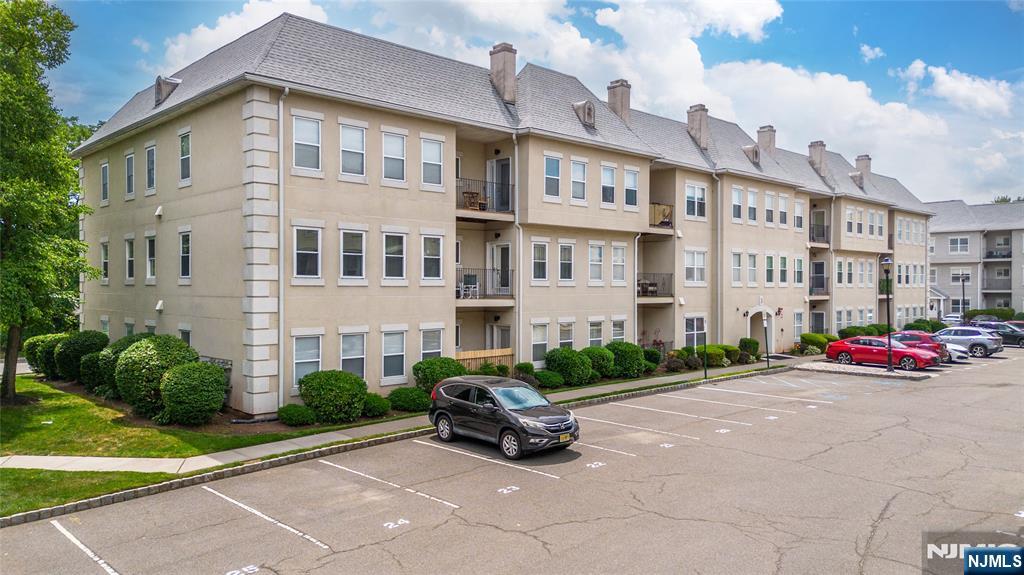 First floor unit. Ideal location off the main entry to the complex. Easy access to parking. Offers large, living room, dining area plus kitchen, full bath and one bedroom.
