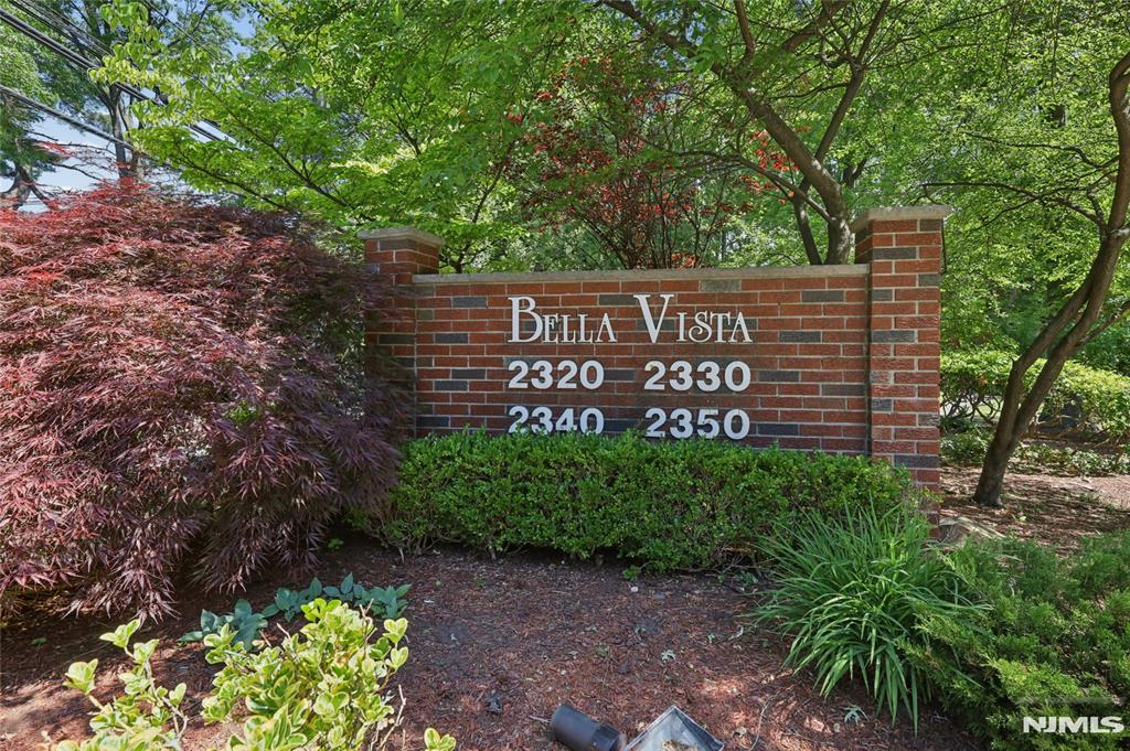 Welcome to this spacious 1 bedroom unit at the Bella Vista in a prime Fort Lee location. This unit Hardwood floors throughout the unit, ample closet space. Full size bathroom and kitchen & laundry in building . This is an absolute commuters dream with NJ Transit bus just in the front of the building complex, waking distance to shopping, restaurants and easy access to all major highways and GW bridge to NYC.