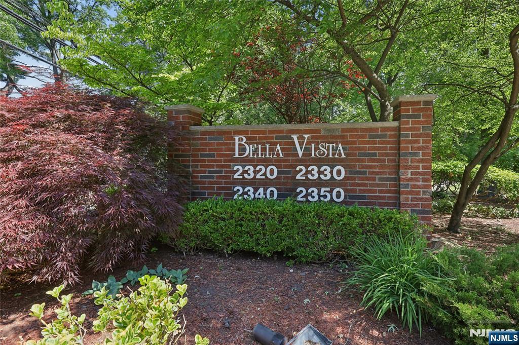 Welcome to this spacious 1 bedroom unit at the Bella Vista in a prime Fort Lee location. This unit Hardwood floors throughout the unit, ample closet space. Full size bathroom and kitchen & laundry in building . This is an absolute commuters dream with NJ Transit bus just in the front of the building complex, waking distance to shopping, restaurants and easy access to all major highways and GW bridge to NYC.