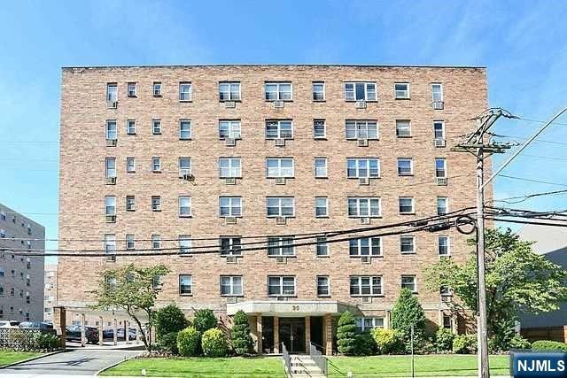 Your search is end. This one-bedroom corner residence located in the sought-after Fairmount section of Hackensack is a true dream condo. The spacious living space has been elegantly and completely upgraded, making it the perfect place to call home. The unit boasts a bright and sunny living/dining room, a tastefully designed eat-in kitchen with new stainless steel appliances and ample cabinetry. The large size bedroom offers generous closet space, and the full bathroom has been renovated with a soaking tub. Numerous closets throughout provide ample storage space. The building lobby and hallways have been recently redone, adding to the overall appeal. The location is highly convenient with a NYC bus stop just across the street and the train station a few blocks away. Shopping malls, restaurants, and a movie theater are within a short distance.