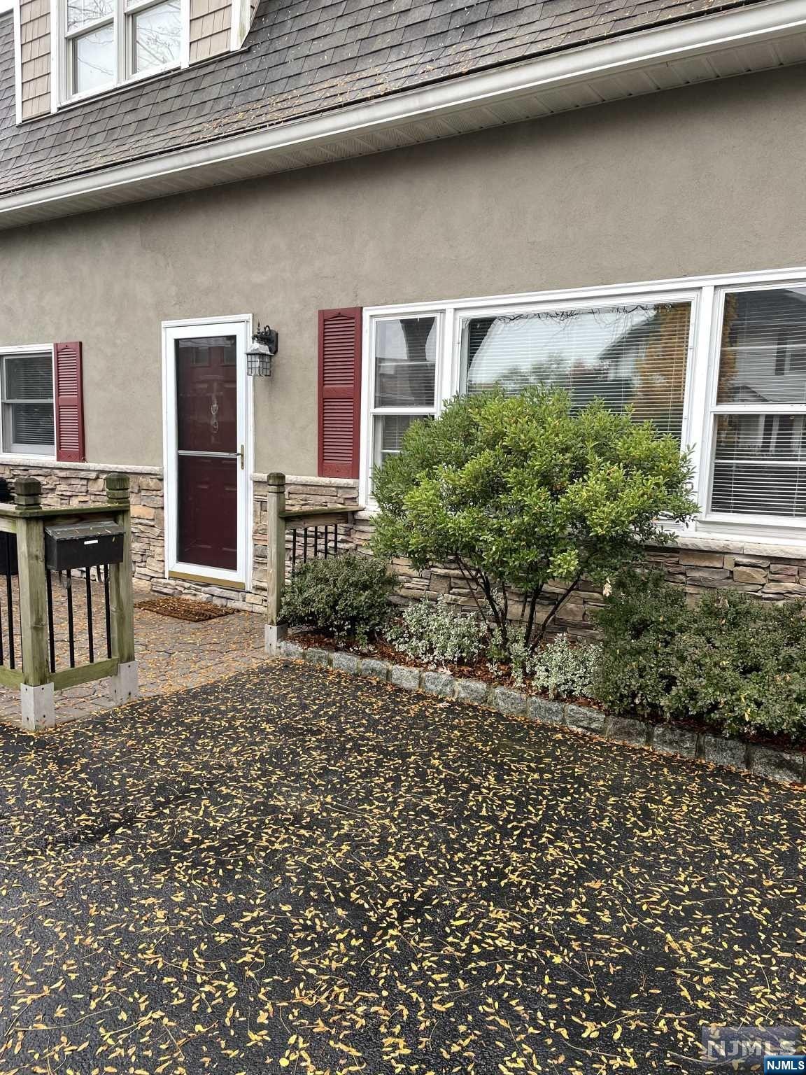 Recently renovated! New vinyl flooring in Kit, LR, new carpeting in BR, new granite countertops, new tiled backsplash. Lovely ground floor, 1 bedroom apartment, private exterior entrance, small private patio. Located in private home in quiet neighborhood close to 23, 287, food stores and public transportation. Off street parking for 1 car. No pets, no smoking in unit. No washer/dryer in unit nor can one be added.