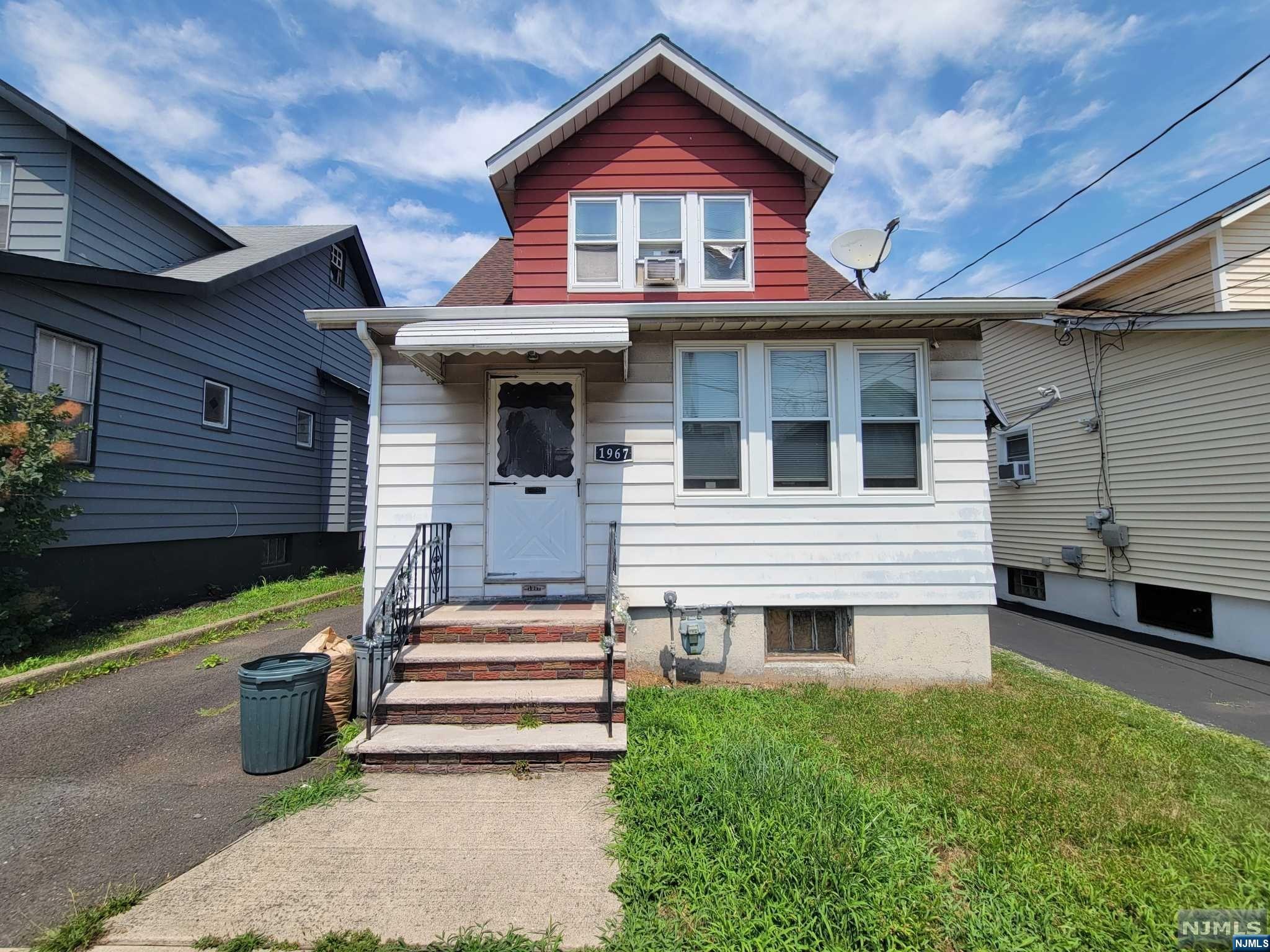 Welcome to your new home in Union! This charming property features 3 bedrooms and 1 bathroom upstairs, along with a spacious living room, dining room, and large kitchen on the main floor. The home needs a little TLC/repair, but the potential is endless. Perfect for investors or those seeking their first property, this home is a fantastic opportunity to create your dream living space. Don't miss out on this great investment!