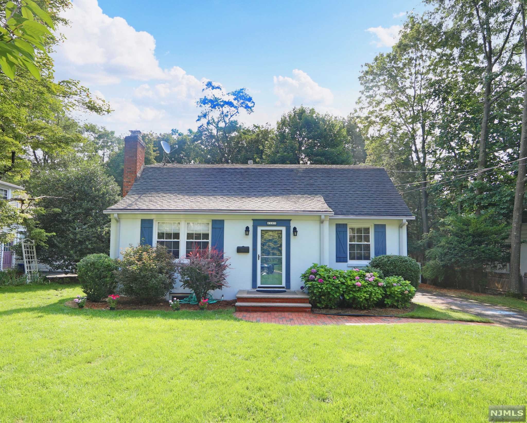HOUSE BOM BECAUSE BUYER COULDN'T PRODUCE DUE TO JOB ISSUE. PICTURE PERFECT COLONIAL CAPE! BLKS TO THE TOWN OF HO HO KUS AND TRAIN. CATCH THE BUS TO THE COVETED BLUE RIBBON WILLARD ELEMENTARY SCHOOL. BEAUTIFUL LIVING ROOM WITH HARDWOOD FLOORS AND WOOD BURNING FIREPLACE. A BANQUET SIZED DINING ROOM FOR ENTERTAINING. UPDATED BRIGHT & OPEN EIK W/ACCESS TO THE FRESHLY PAINTED DECK OVERLOOKING AN EXPANSIVE, FULLY FENCED, LEVEL YARD. LOVELY BR & FULL BATH COMPLETE THE 1ST FLOOR. THE 2ND FLOOR OFFERS 2 ADDITIONAL GOOD SIZE BEDROOMS, WITH EXTRA STORAGE SPACE AND AN UPDATED FULL BATH. AMAZING OPPORTUNITY TO JOIN THE RIDGEWOOD COMMUNITY AND ALL IT HAS TO OFFER - DON'T WAIT!!! -