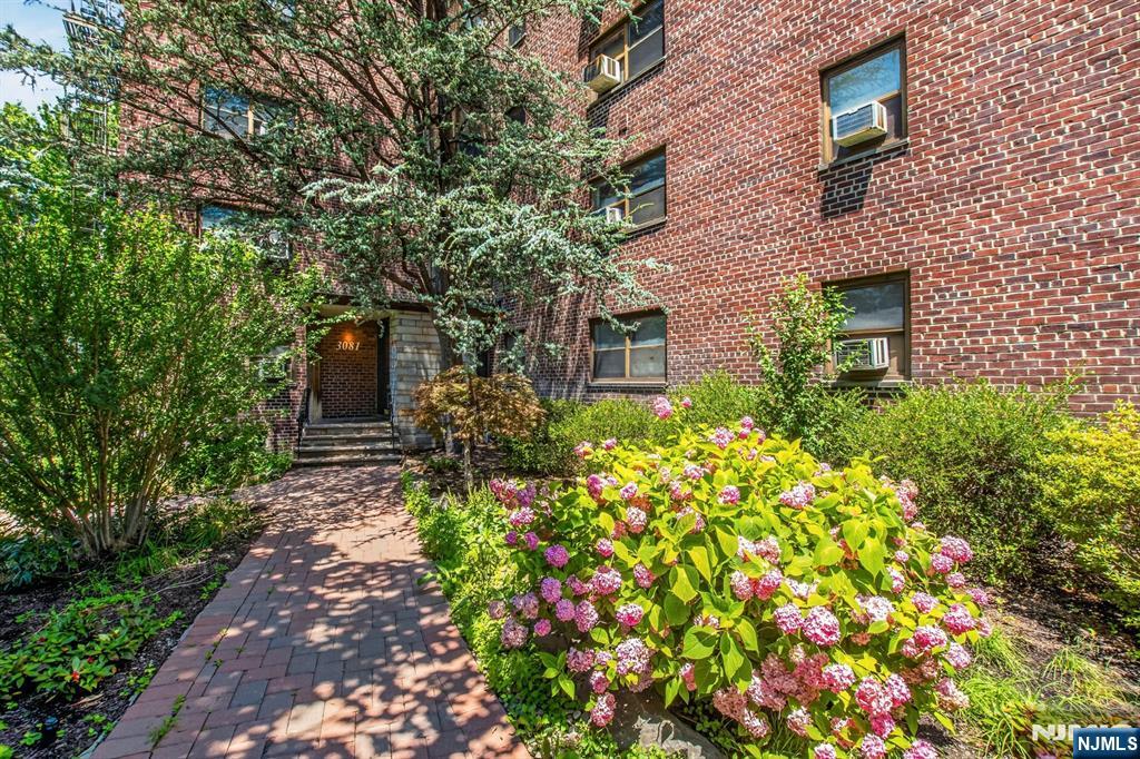 Welcome to this bright and spacious 1-bedroom, 1-bath unit located on the third floor in the desirable Linwood Park community. Filled with natural light, this inviting home offers comfortable living just minutes from New York City. Enjoy convenient access to public transportation, shopping, restaurants, and entertainment options. On-site laundry facilities are located on the upper level of the building for added convenience. This charming co-op unit offers the perfect blend of comfort, convenience, and location. Schedule your private showing today and discover all that this wonderful home has to offer!