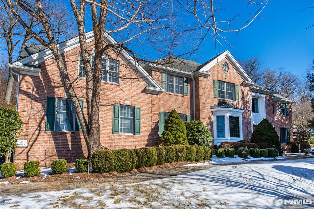 Custom Colonial on private cul de sac in Horizon Heights. Impressive 2 story foyer, formal liv & din rms, open floor plan w/bonus sitting rm. Gourmet kitchen: high-end quality SS appliances, ctr island w/freezer drawers, desk, wine ref, hidden appliance storage, butlersâ€™ pantry & breakfast rm. All flowing to the family rm w/fireplace, built inâ€™s & sliding glass door. 1st flr also has a mudrm, powder rm & office/BR suite w/full bath. 2nd flr: large BRs, all w/en-suite newer baths, & laundry rm. Primary suite has tray ceilings, sitting rm, custom walk-in closets & a newer full bath w/skylight, cathedral ceiling, double sinks, large shower & jetted tub. Finished bsmt: rec rm, full kitchen, bath, office & storage rm. Incredible patio w/stone waterfall. Lrg upper-level property for outdoor activities. Recessed lights, house generator, 3 car garage w/car lift, hrwd flrs, custom shades/drapes, & storage. Close to Bergen County. Minutes to shopping, restaurants, parks, major highways & NJ bus.