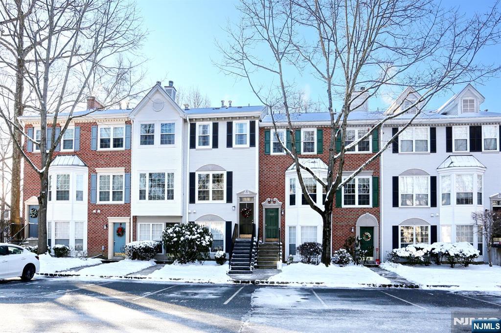 Lovely 1 bedroom condo unit in Society Hill Kilmer Woods Village, This first floor unit features a large living room dining area combo, newer kitchen( 2017) with Stainless steel appliances and granite countertops, updated flooring. Unit has central a/c. The primary bedroom has a large double closet, and a primary tub bathroom. New Features also include a newer washer & dryer 2022 and a new furnace replaced in 2022. One assigned parking space in front of unit . This unit shows pride of ownership and is move in ready. Low monthly HOA maint fee and low taxes make this condo an excellent choice! Quiet dead end street. Pool, clubhouse, and tennis. A must see!
