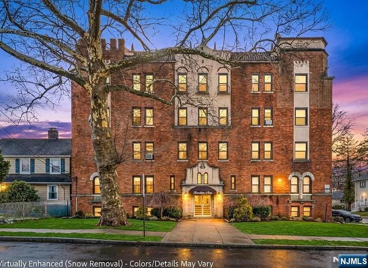 Step into this well-maintained studio condo located in Hackensack. This condo features an entry hall, eat-in-kitchen w/ dishwasher, large living room/bedroom combo and an full bathroom. Residents enjoy access to a common area and on-site laundry facilities located in the basement. Ideally situated near NYC train and bus lines, Hackensack Hospital, and major highways, this location makes commuting and daily living effortless. Donâ€™t miss this fantastic opportunityâ€”affordable homes like this move quickly!
