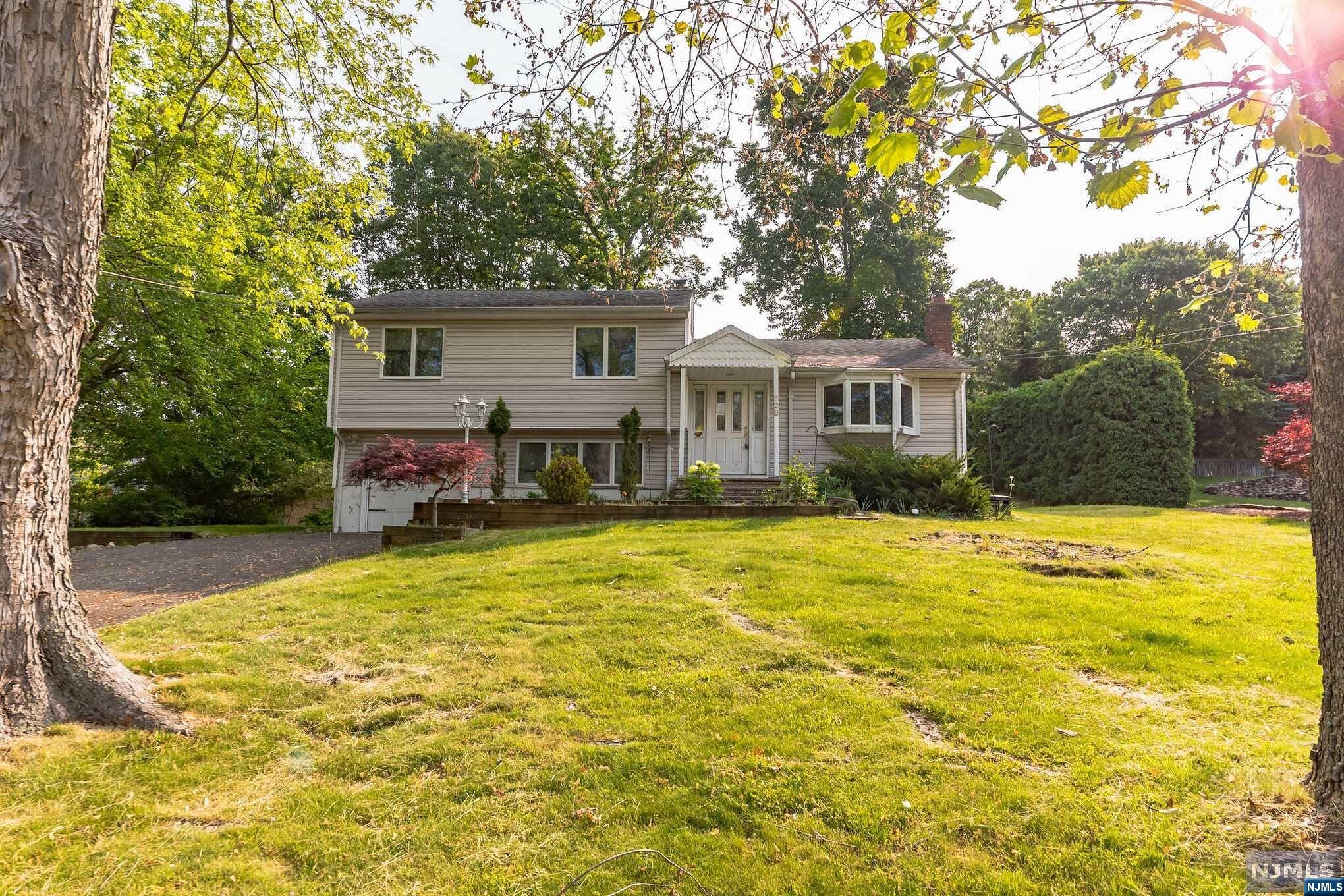 Check out this Single family Split level home 3 beds, 1.5 baths Finished Basement. Close to major highways (garden state parkway) , shopping and restaurants. near lake tappan few minutes to the NY border