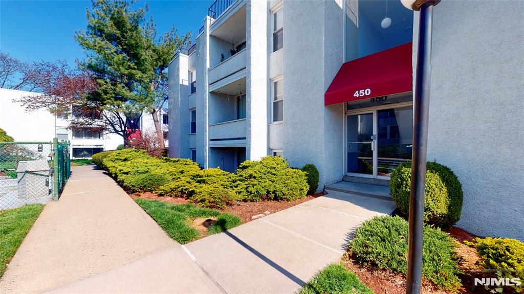 Charming, renovated Studio filled with natural sunlight in the highly desirable gated community, The Regency. The Studio boasts newly installed 5/4" thick wide plank red oak floors, a 9 year old furnace/Central AC, 6 yr old hot water heater & the exterior windows of this unit were replaced in 2006. This condo feels spacious & bright! There is enough space to fit a queen bed in the nook opposite the kitchen and section it off. It has really good closet space for a studio too. All appliances are included with the unit.1 assigned outdoor parking spot. The courtyard entrance has been redone. The community offers its residents onsite laundry & pool. The complex is gated at night, building entrances are secured & have an intercom system. NYC transportation is at your doorstep, & easy access to RTE 3 & 21. A commuter's dream! Don't miss out on this perfect opportunity to own in this amazing community for yourself or as an investment property!