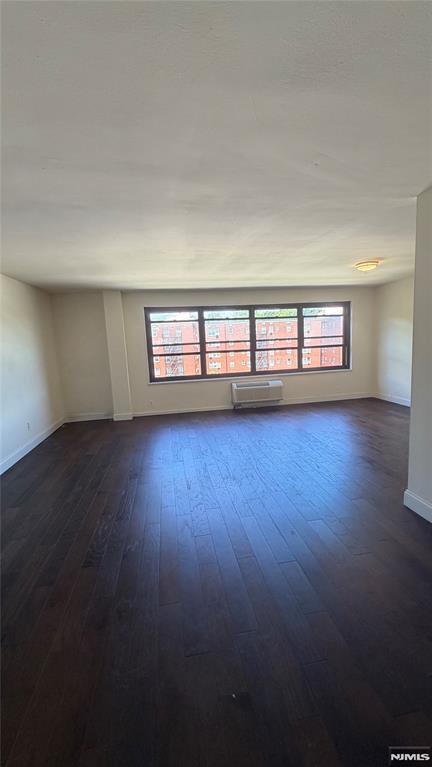 Well kept, recently renovated unit. Featuring a 1 bedroom and 1 bath, the floor plan shows a larger than expected space. Hardwood floors throughout, the kitchen has marble grey counters, and modern cabinets. Spacious and a bright facing east unit, it is close to schools, shopping, dining, and is in a easy commuter area. Parking is a extra cost of $40 a month. HOA includes water, gas, and all amenities which include a outdoor pool. Do not miss your this chance for a amazing opportunity!