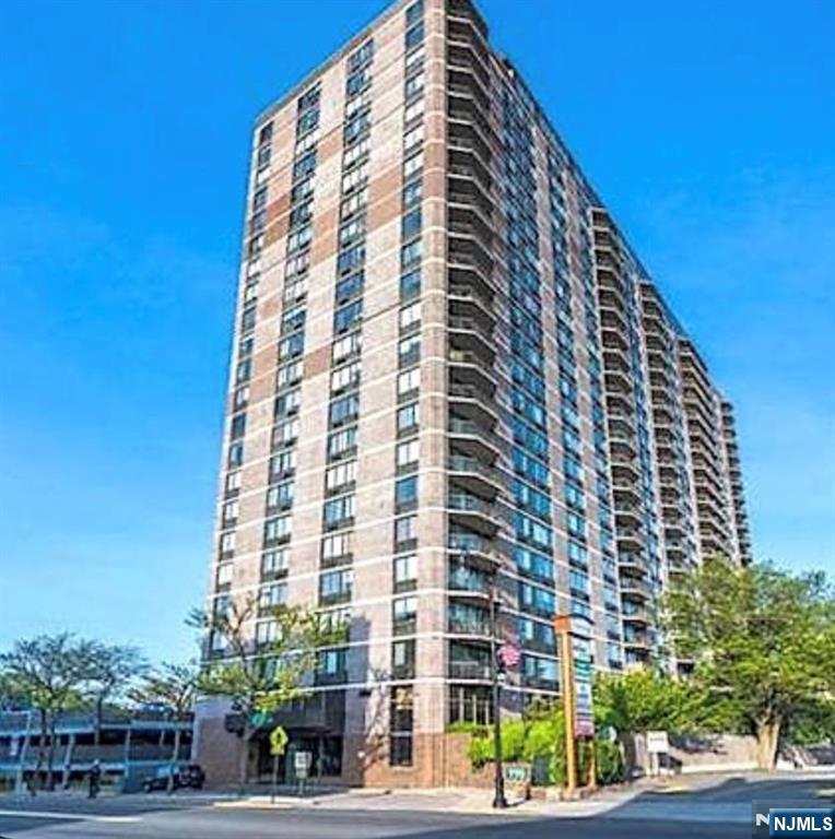 "A" Line Greenhouse. Rare Opportunity to Rent Large 1 Bedroom 1.5 Baths Apartment. Breathtaking Views NYC/East. Balcony and Oversized Windows. Hardwood Floors throughout. 24hr. Doorman, Pool, Sauna, Gym, Much More. Beautiful Lobby w Koi Fish pond in the lobby greeting you every morning/Evening. Garage private parking indoors # 94. ALL Utilities, Parking, Cable, Internet, Gym, Sauna, Outdoor Pool/Hot Tub, Private Dinning Area, Basketball and pickleball courts INCLUDED IN THE RENT. You are only responsible for rental payment and a Beautiful Building takes care of the rest! Tenant must provide 1.5 month security deposit, 1st Month rent $3200.00. 1Month Agency Broker Fee, $300.00 move in fee/elevator (non-refundable) $400.00 security damage check (refundable upon completion of the move) AVAILABLE 8/15/2006. Or Earlier. Pet Friendly upon review breed please.