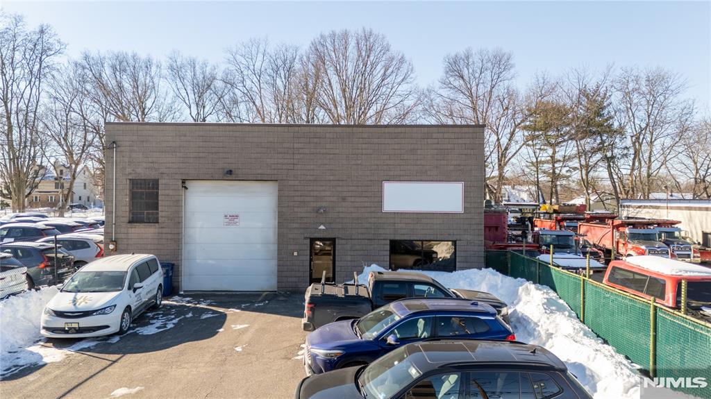 Hackensack, 307 W Pleasant view Ave offers businesses a highly accessible, professionally positioned space with excellent visibility and immediate convenience to regional highways, transit, and key demand drivers. Unbeatable location. Directly off Rt 17 and minutes to the major highways, warehouse and office space available for sale. Office space of 2,632 sqft (63%) and warehouse of 1,570 sqft (37%). Well maintained with conference rooms, private offices and large workspace including 3 lavatories. Warehouse has 14ft garage height, 19ft ceilings and is also well maintained. Parking for 10+ cars