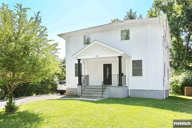 ONLY 6 YEARS OLD, NEW CONSTRUCTION ON EXISTING FOUNDATION WITH A OPEN LAYOUT ON THE FIRST FLOOR, BEAUTIFUL OPEN KITCHEN WITH A LARGE CENTER ISLAND AND SS APPLIANCES AND QUARTZ COUNTERTOPS, BEAUTIFUL HARDWOOD FLOORS THROUGHOUT, ON SECOND FLOOR THERE ARE THREE LARGE BEDROOMS TWO BATHS AND A LAUNDRY ROOM, THE MAIN BEDROOM OFFERS A VERY LARGE MAIN BATH, THIS BEAUTIFUL HOME IS LOCATED IN A VERY QUIET SIDE STREET YET VERY CLOSE TO CLOISTER GREAT DOWNTOWN AND ALL THE SHOPS AS WELL AS SCHOOLS ,PARKS AND TRANSPORTATION. PRICED TO SELL.