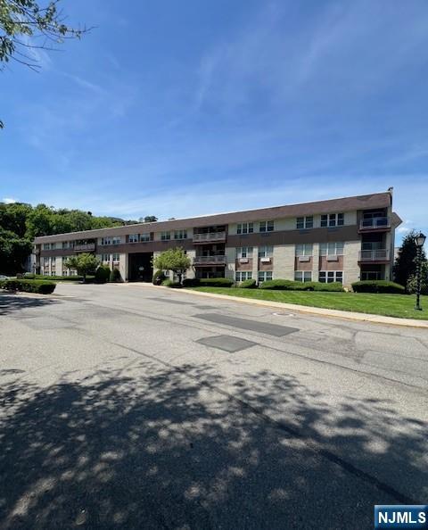 Bright and Spacious Deluxe One (1) Bedroom with 1 1/2 bathrooms Condominium at a Desirable Gated Riverfront Community in Edgewater. This sunny (south facing)) apartment has hard-wood floors throughout the large living room, dining alcove leading to terrace overlooking the courtyard and pool, eat -in-kitchen, powder room, full bathroom, large bedroom with walk in closet. Maintenance includes: 1 outdoor parking space, water, cable/internet/Wi-Fi, 24 hours security. common area and outdoor pool. Easy commute to Manhattan, just 1 block to Edgewater Ferry Landing / NYC Waterway and bus stop in front of complex, Minutes to major highways and George Washington Bridge. by car. Short walk to Whole Foods, Trader Joes's restaurants, and shops. Private gate access to Veteran Field and River Walk.