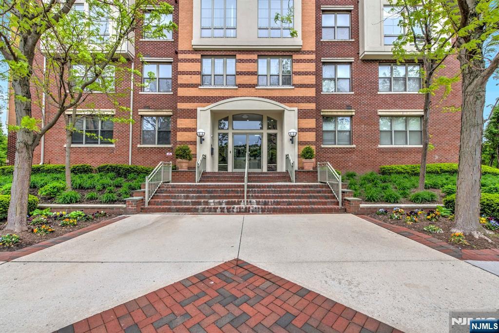 This newly renovated, sun-filled 1BR/1BA, 767 sq ft home at Hudson Club features an open living/dining area with picturesque windows, and a modern kitchen with granite counters, breakfast bar, and stainless appliances, The bedroom also offers a true walk-in closet and bathroom was just fully renovated with beautiful finishes. In-unit washer/dryer, hardwood floors, brand new central heat/AC, and ample storage. Hudson Club delivers resort amenities: riverfront outdoor pool with skyline panorama, 1/2-court basketball, social room, co-working area, movie theater, business conference room, party room, and 24-hour concierge. Prime Port Imperial location places you moments to the ferry, Light Rail, and Waterfront Walkway, plus shops and dining. Live the Gold Coast lifestyle with iconic views and a seamless Manhattan commute in a well-managed building known for its amenities and convenience. This home is sure to exceed expectations.