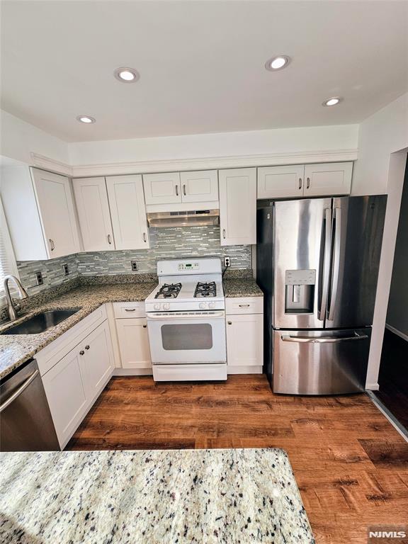 Renovated, Demorest section of Bloomfield, next to Brookdale, 3 Bedrooms, New Kitchen, Stainless steal Appliances, Fridge and Dishwasher, New Cabinets, Granite Tops, New Bathroom, washer/dryer Hookup in the unit. Dead End Street with Lot of Parking spots on street at any time. Attic can be more for storage area. No Back Yard usage. 5Mins to GS Parkway, 15 Mins to Newark Airport and Rutgers University composes.