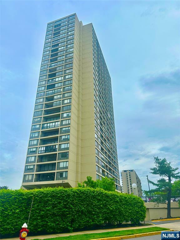 NEW PRICE $80,000 --- ESTATE SALE --- INDOOR PARKING --- LARGE UNIT, WITH NICE WESTERN VIEWS, 2 DOUBLE CLOSETS, LARGE LIVING RM W/ ACCESS TO A BIG BALCONY, LARGE BEDROOM W/ A BALCONY / DOUBLE CLOSET, WALKING CLOSET BETWEEN BATH AND BR, --- BUILDING OFFERS 24 HOURS DOORMAN AND SECURITY, HEATED SWIMMING POOL, 2 TENNIS COURTS, SWINGS AND BARBECUE AREA, 2ND POOL, STEPS FROM NYC TRANSPORTATION, CLOSE TO ALL THE MAJOR HIGHWAYS, CINEMA, SCHOOLS ..... MAINT INCLUDES ALL THE UTILITIES, CABLE, INTERNET, PARKING, ASSESSMENT, POOL & GYM --- NYC BUS (156-R) outside of the complex, Play Grounds, beautiful landscaped Walking Trails-- Cats and Service Dogs are allowed -- SUBMIT your offer with 1) Full Credit Report 2) PROOF of Income & Assets 3) the first 2 Pages of the TAX Returns for the last 2 years ... Qualify your Buyers with the formula 4:1= 48 X Monthly Maint + 48 X monthly mortgage payment + 12 X monthly personal debt = Total must be equal your Yearly Income --- BASIC MAINT $1,595.47 + $387.5 ASSESSMENT + $105 indoor parking + $71.54 CABLE/INTERNET +$20 for POOL & GYM