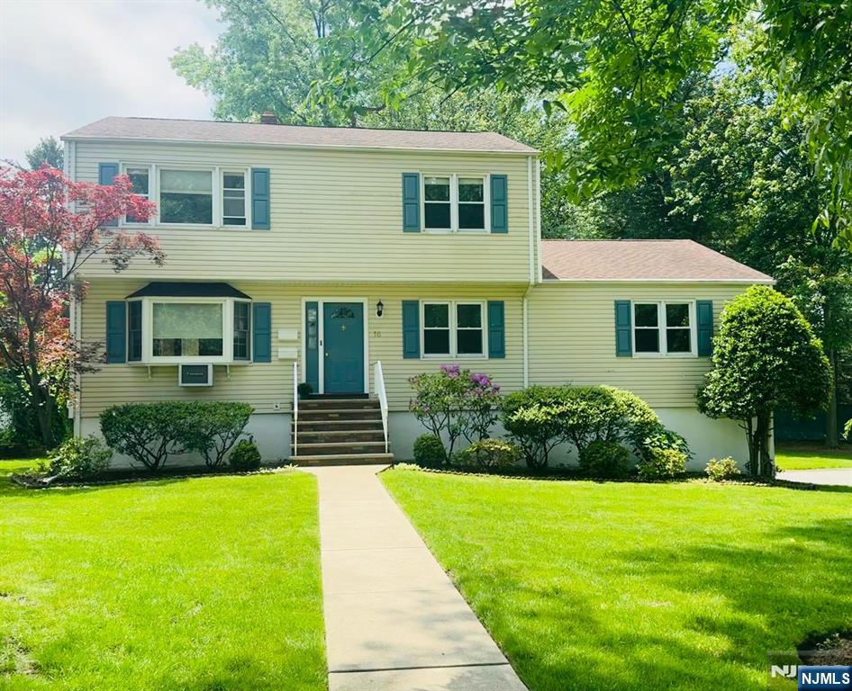 Rare opportunity to rent a spacious 4-bedroom apartment in a conveniently located neighborhood. This freshly painted unit features gleaming hardwood floors, generously sized bedrooms, and a bright eat-in kitchen â€“ perfect for comfortable living. Enjoy shared use of the backyard, 1 car garage parking and 1 parking in the driveway adding to your convenience. Small pets ok. Utilities not included.