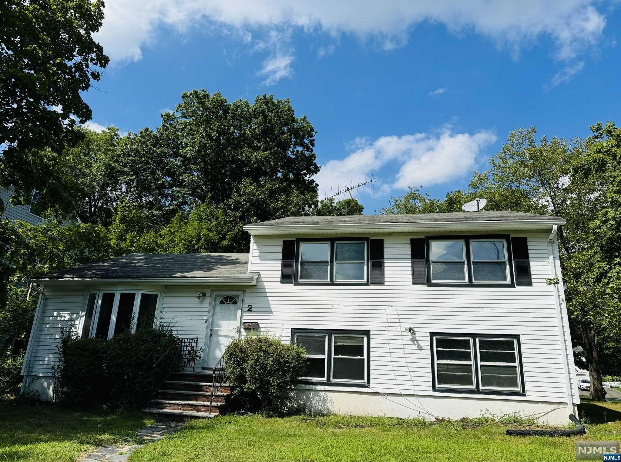 Charming 3-bedroom, 1.5-bath home in a prime location! Enjoy the convenience of being close to top-rated schools, NYC bus lines, the YMCA, the library, park, and various recreational facilities. Nestled in a peaceful and quiet neighborhood, this home offers the perfect blend of comfort and accessibility. Don't miss out on this gem!