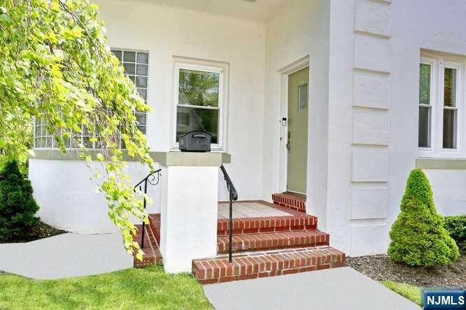 Living is easy in this mid-century modern, ranch home that is the Goldilocks of Central Avenue. Downtown is a short distance from this fabulous location. Perfect for a professional who works from home or a growing family. Professionally landscaped, fully renovated in 2020. Entry foyer welcomes you w/ hardwood floors (as in), into a stunning kitchen with granite counters and SS appliances, lots of cabinets plus a cozy dining area. The living room has high ceilings and windows that fill the entertaining space with natural light. The lush yard with sprinklers provides plenty of space for relaxing and outdoor fun. A commuters dream w/ train to Hoboken, NYC, plus bus, excellent restaurants, shopping, highly-rated schools, Stony Brook Swim Club, Beachwood Park, Library, the incredible Demarest Farms with barbecue nights, farm animals and events. INVESTORS WELCOME!