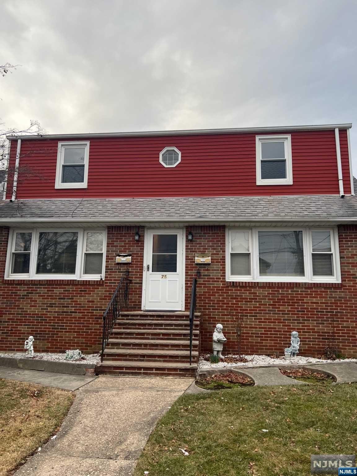 Nice 2 bedroom home in Kearny. Heat and Hot Water included. Close to schools, transportation.