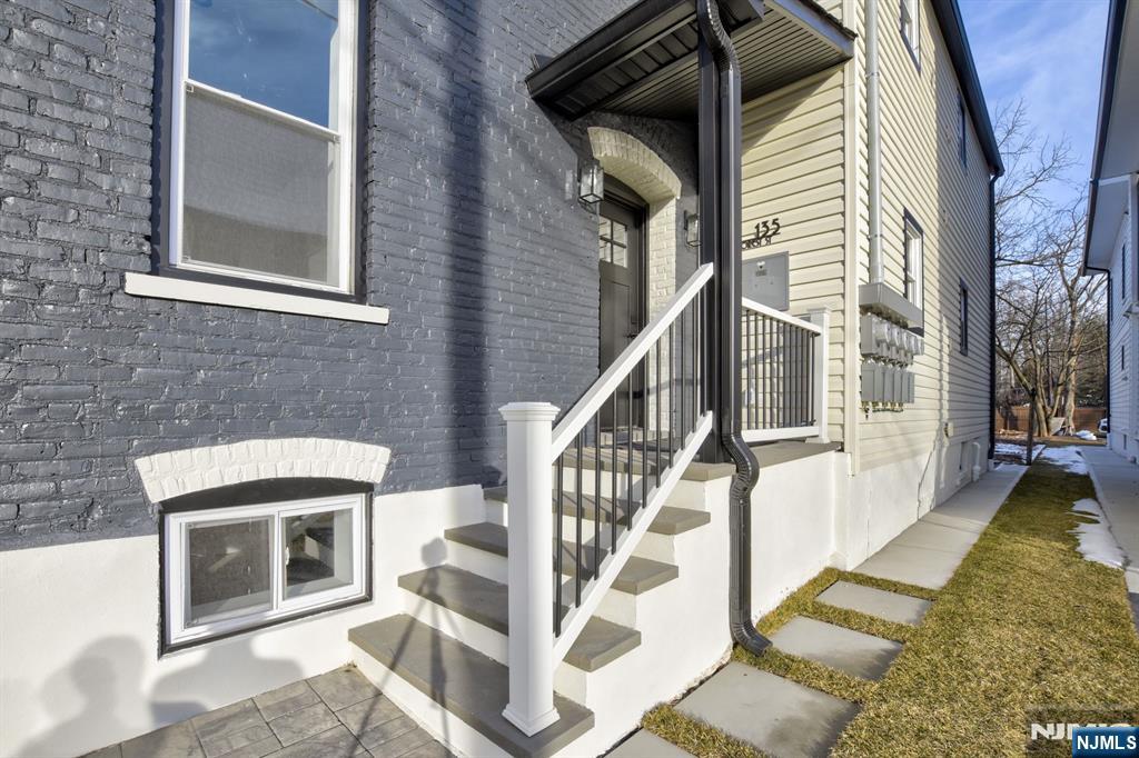 Beautifully renovated and cozy one-bedroom studio-like apartment in the best location! All brand new in 2024. Just around the corner from the vibrant Walnut Street shops, pubs, and restaurants; Farmers Market and train station. Central air. Laundry in basement. Parking on Forest St by municipal permit. Pets allowed with restrictions. Photos taken prior to first tenant occupancy in 2025. Pets allowed with restrictions.