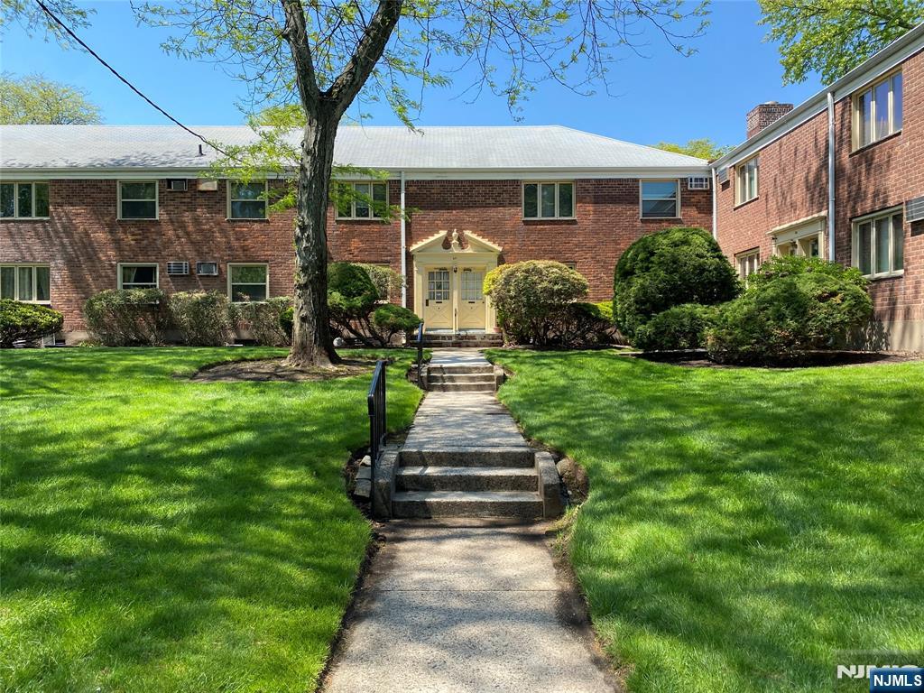 Second floor apartment facing east on First St. in Brookview Gardens. Recently replaced windows. The maintenance includes heat, hot water, gas and common area and laundry room. A back door from the kitchen to parking lot. Close to NYC transportation and down town.