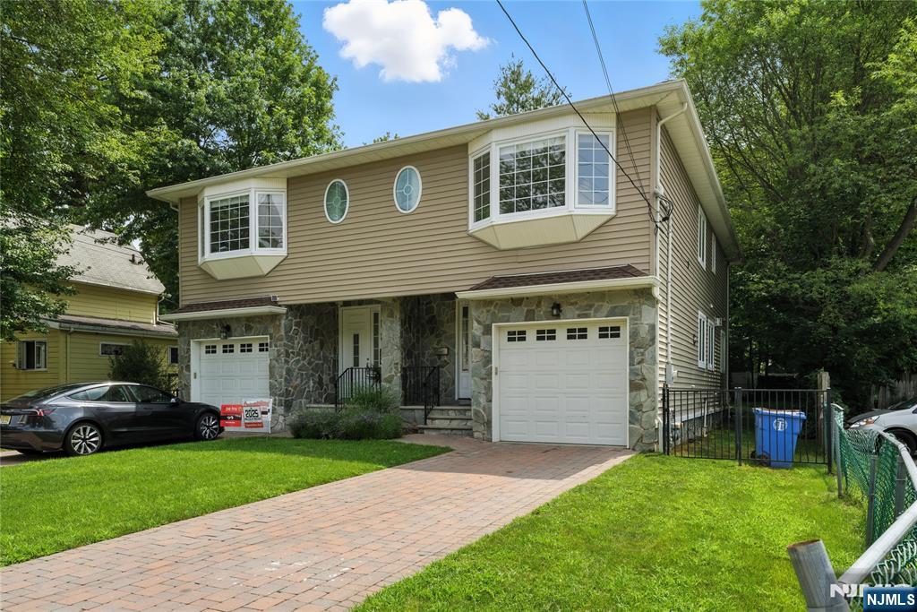 SPACIOUS, NEWER TOWNHOUSE IN THE CENTER OF TENAFLY OFFERING 4 BEDROOMS AND 3.5 BATHS. LARGE OPEN LIVING ROOM AND DINING ROOM, GOURMET KITCHEN, STAINLESS STEEL APPLIANCES AND FRENCH DOORS LEADING TO THE BACKYARD. PRIMARY SUITE WITH WALK-IN-CLOSET, 3 BEDROOMS WITH FULL BATH AND LAUNDRY ON SECOND FLOOR. THE FINISHED LOWER LEVEL FEATURES 9' CEILINGS, FULL BATH, CLOSET AND LARGE REC AREA. PRIVATE BACK YARD. CLOSE TO TOWN, SCHOOL, AND BUS. (OWNER HAS NJ REAL ESTATE LICENSE.)