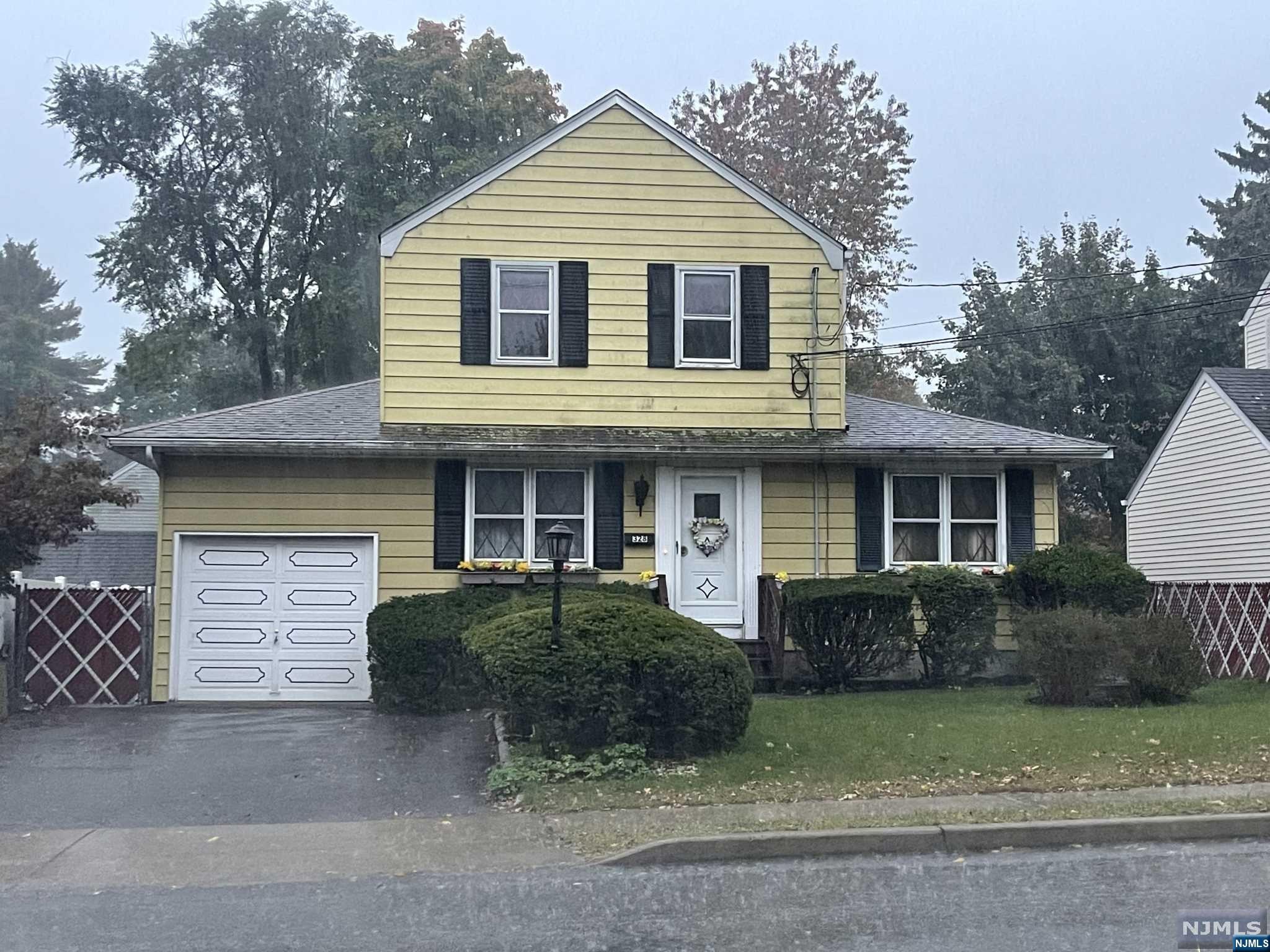 TWO BEDROOMS, 1 FULL BATHROOM AND A FIRST FLOOR POWDER ROOM. LIVING ROOM, DINING ROOM, KITCHEN, AND FAMILY ROOM. UNFINISHED BASEMENT, RECENT UPGRADES TO ELECTRIC GREAT OPPORTUNITY FOR BUYER TO GET INTO THE SOUGHT AFTER TOWN OF PARAMUS AT A VERY ATTRACTIVE PRICE! HOME HAS BEEN MAINTAINED, BEING SOLD "AS IS" WITH NO KNOW ISSUES, BUT NEW BUYER WILL LIKELY WANT TO UPDATE AND PERSONALIZE. DARLING HOME OFFERS HARDWOOD FLOORING (AS IN), LOVELY PRIVATE PROPERTY, ATTACHED GARAGE. A WONDERFUL AND AFFORDABLE CHANCE TO GET YOUR FOOT THROUGH THE DOOR AND INTO PARAMUS WITH ITS FANTASTIC LOW TAX RATE.