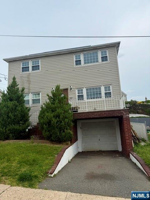 Spacious 2nd-floor 3-bedroom apartment located in a quiet residential area of Kearny. This well-maintained unit features a bright living room, a full bath , and plenty of natural light throughout. Conveniently located near shopping, schools, parks, public transportation, and major highways for an easy commute, and close to NYC. Perfect for tenants seeking comfort, space, and convenience in a desirable neighborhood. Just move in